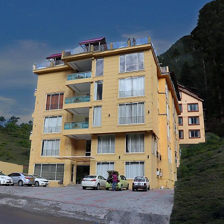 Manila Heights Hotel Naran Bagian luar foto