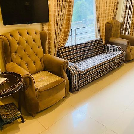 Manila Heights Hotel Naran Bagian luar foto