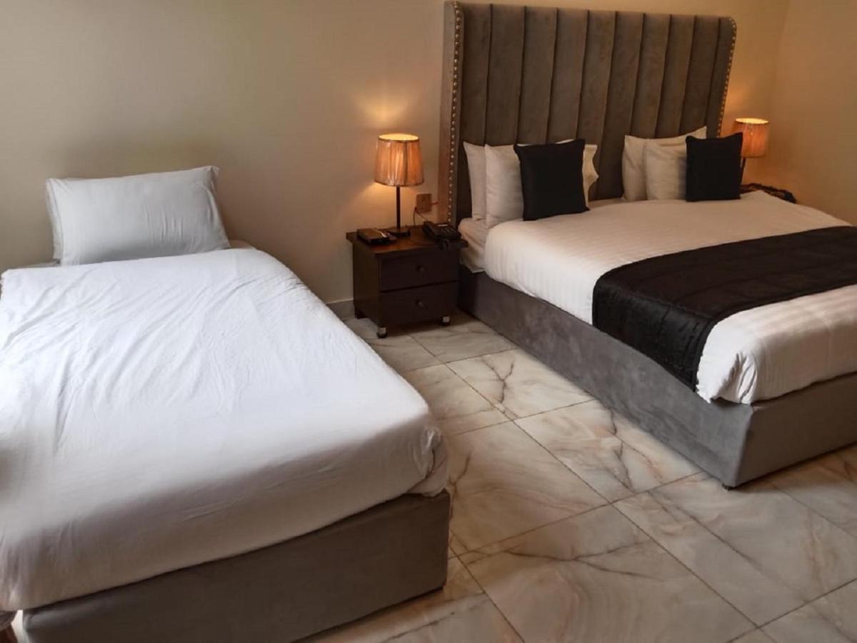 Manila Heights Hotel Naran Bagian luar foto