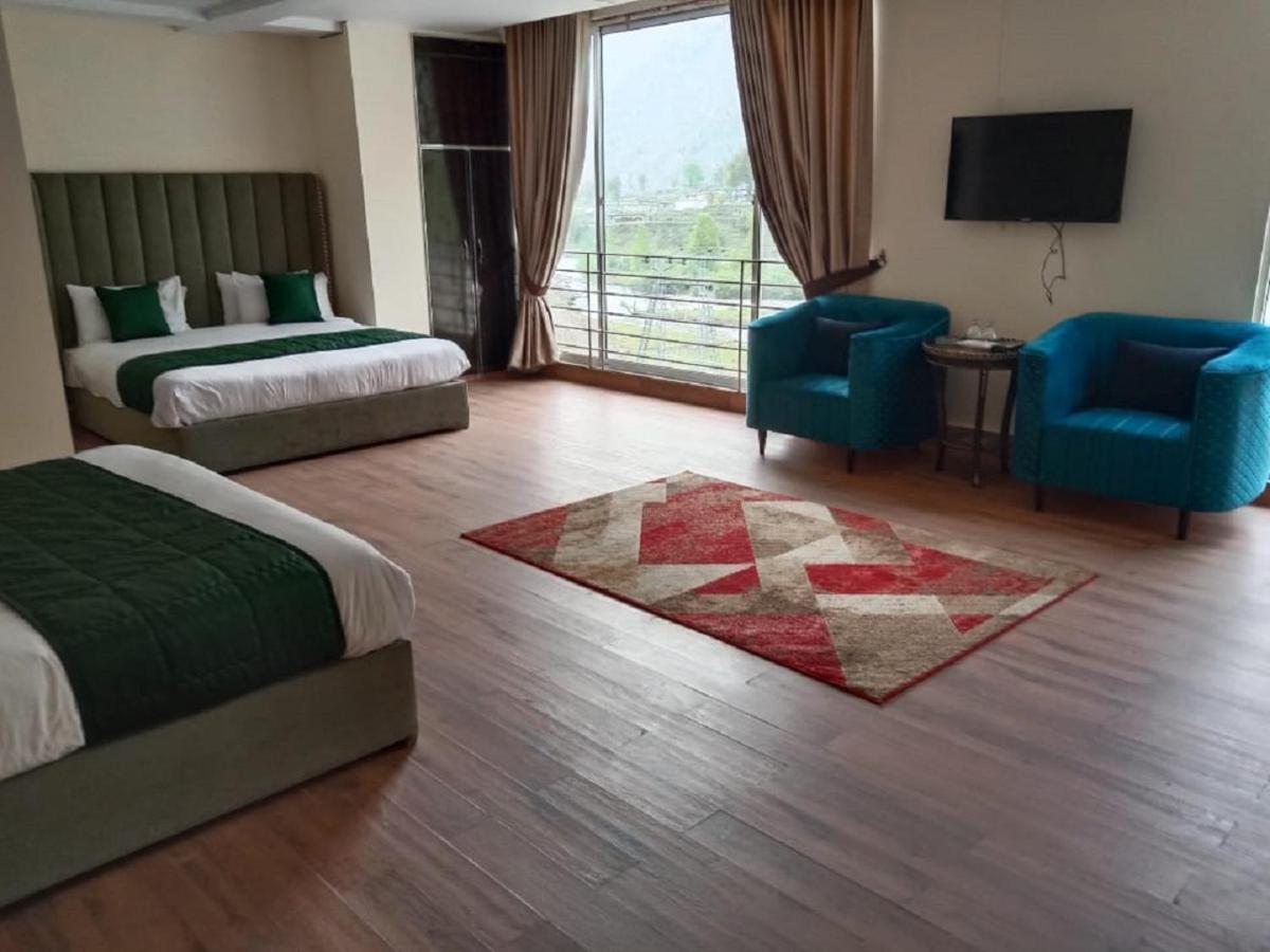 Manila Heights Hotel Naran Bagian luar foto